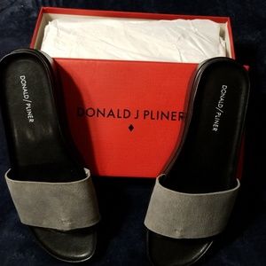 Size 10M Fiji Flatform Sandals